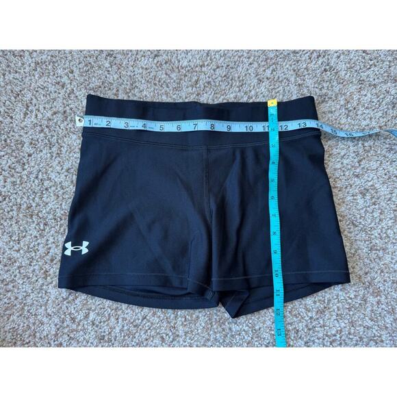 Under Armour shorts size medium,  Black & stretchy - Picture 2 of 6